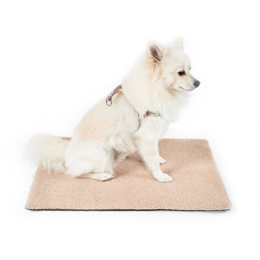 Selvvarmende hundematte – Myk vintervarmer